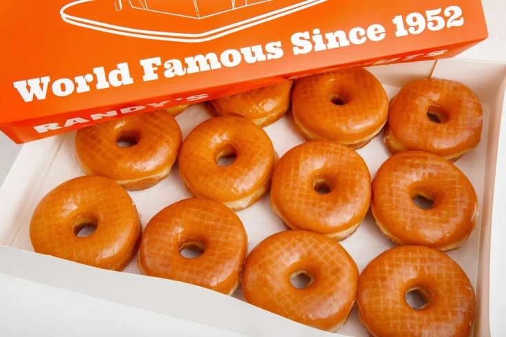 RandysDonuts_GlazedDozen